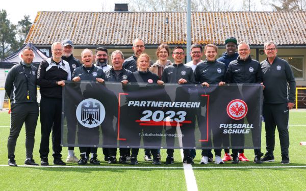 Eintracht-Fußballschule gastiert erneute in Taunusstein-Neuhof